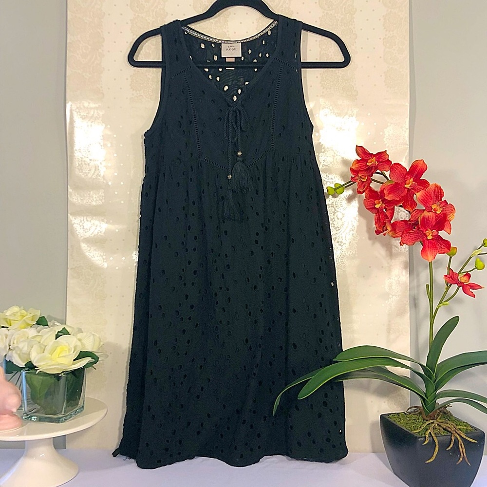 D50 Knox rose black lace dress